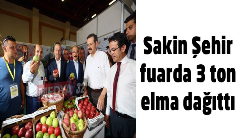Sakin Şehir fuarda 3 ton elma dağıttı 