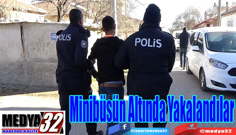 Minibüsün  Altında  Yakalandılar