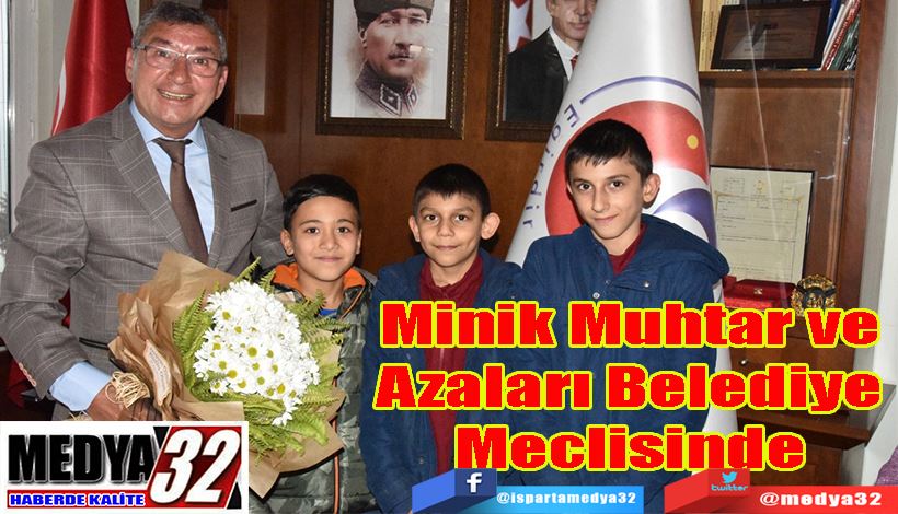 Minik Muhtar ve  Azaları Belediye  Meclisinde 