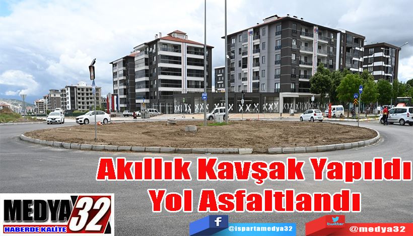 Akıllık Kavşak Yapıldı Yol Asfaltlandı