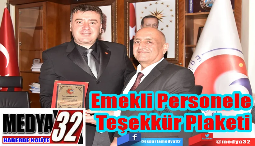 Emekli Personele  Teşekkür Plaketi 