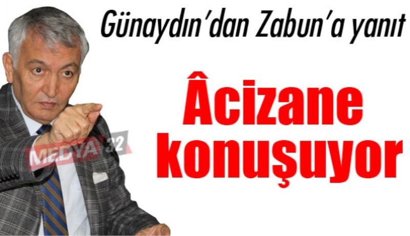 Âcizane konuşuyor