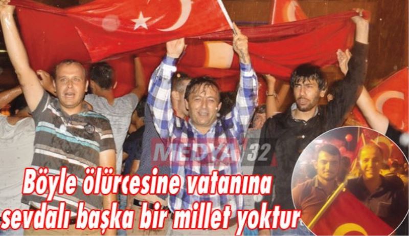 Böyle ölürcesine vatanına sevdalı başka bir millet yoktur