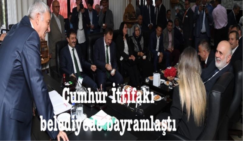 Cumhur İttifakı belediyede bayramlaştı/Isparta, belediyede buluştu