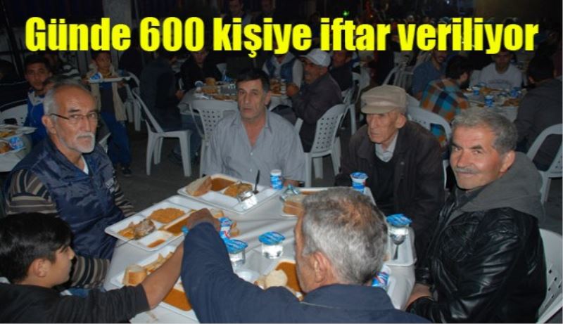 Günde 600 kişiye iftar veriliyor 