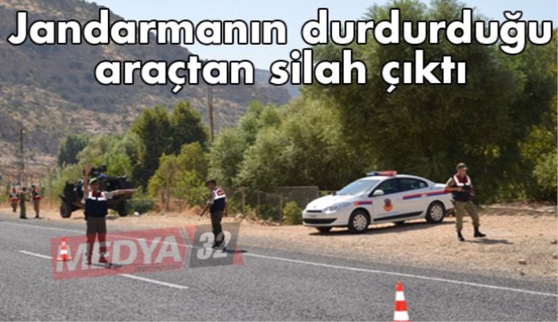 Jandarmanın Durdurduğu Araçta Silah Çıktı