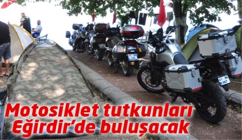 Motosiklet tutkunları Eğirdir