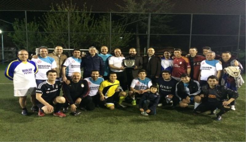 SDÜ Hastanesi ile Emniyet arasında dostluk maçı