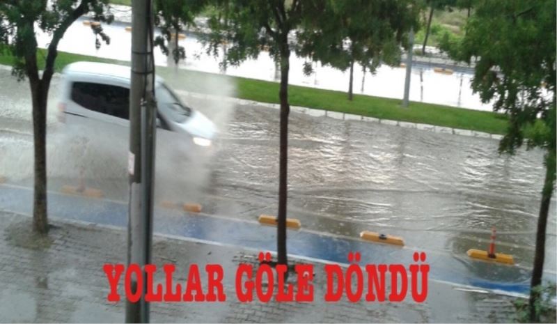 Yollar göle döndü